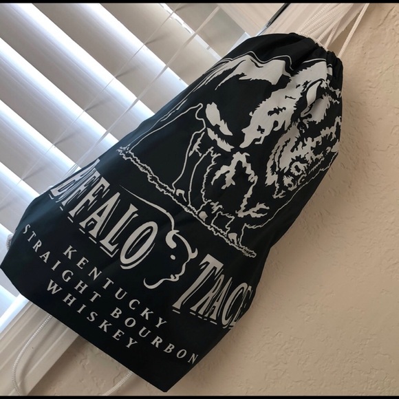 BUFFALO TRACE  DRAWSTRING BAG - Picture 3 of 3